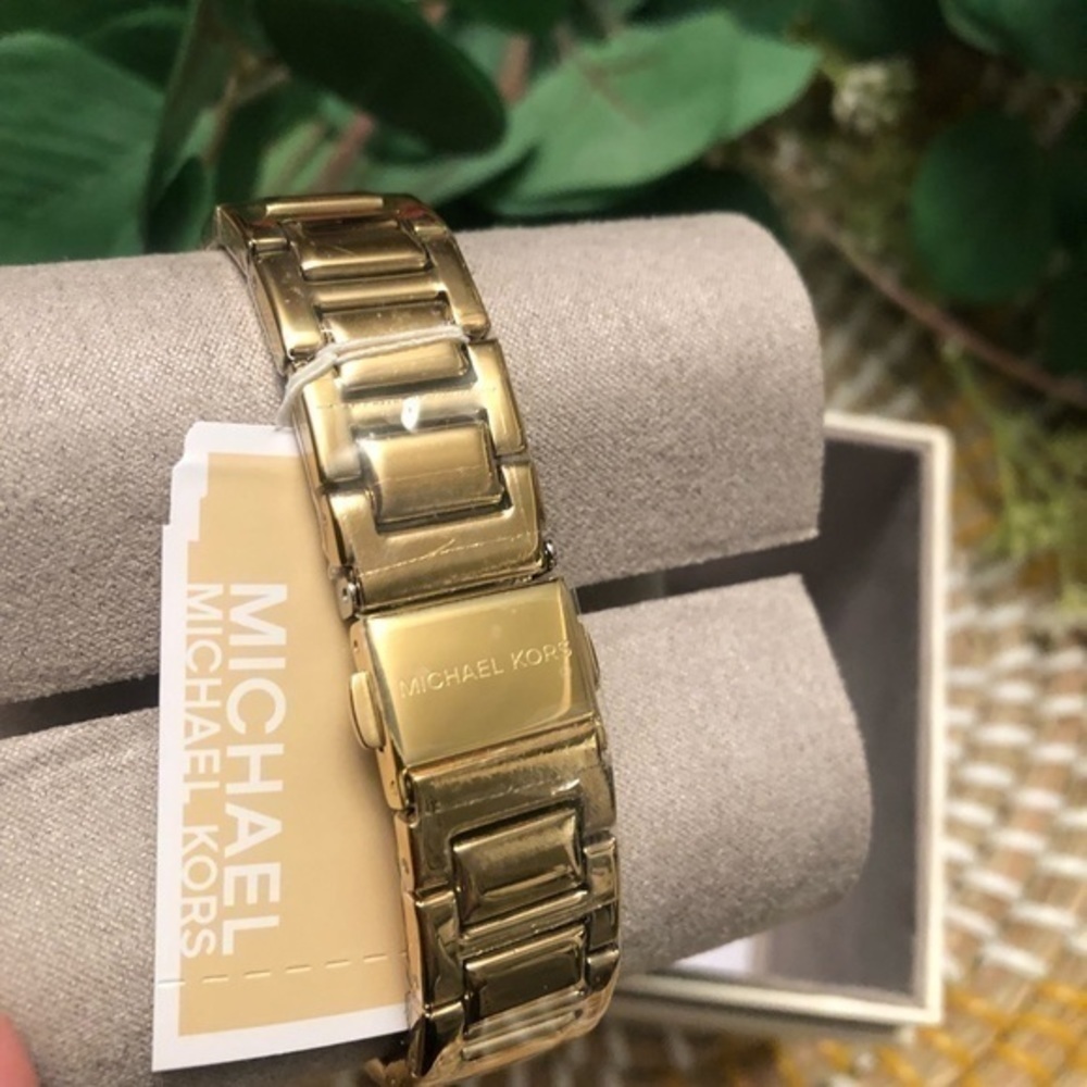 Michael Kors Gold Mother of Pearl Quartz Watch 33mm Stainless Steel NWT - Picture 5 of 5